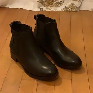 Black leather ankle boots from Aldo
